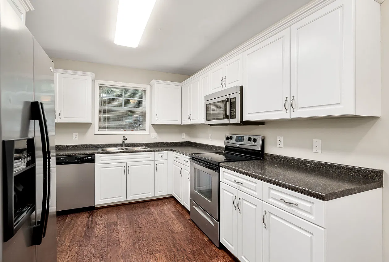 301 Stone Creek Dr — Photo 4