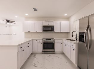 3242 NW 39th St, Lauderdale Lakes, FL 33309
