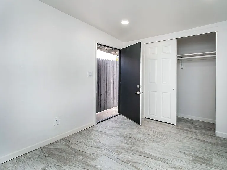 1017 E. West Circle Dr. — Photo 21