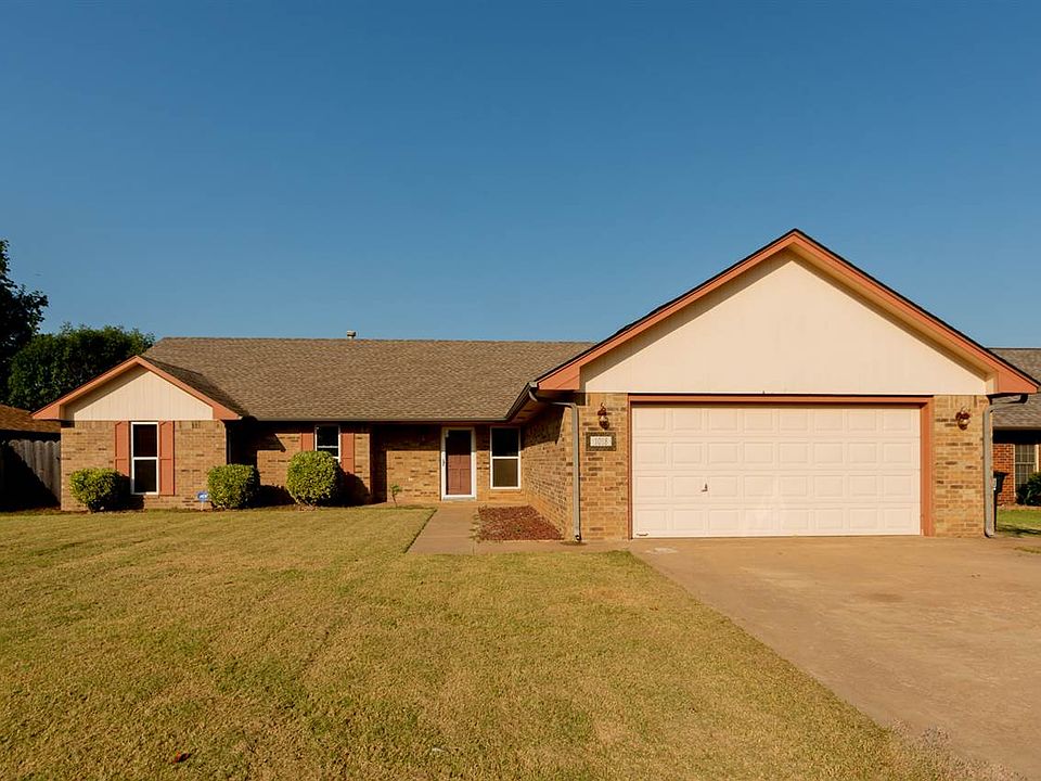 2nd image of 1018 Briar Ridge Rd