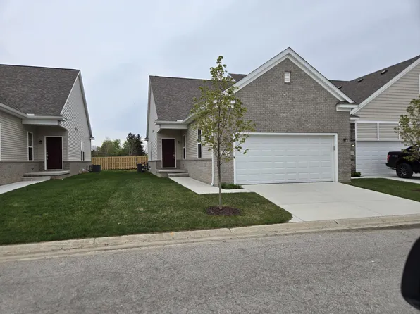 4260 Plum Village Cir #42, Monroe, MI 48161