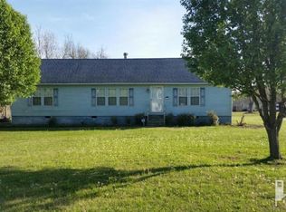 117 W Schley Ave, Lake Waccamaw, NC 28450