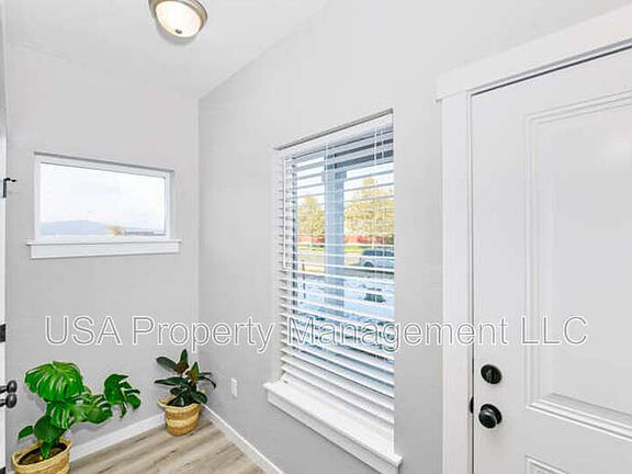 2nd image of 519 N Creative Way