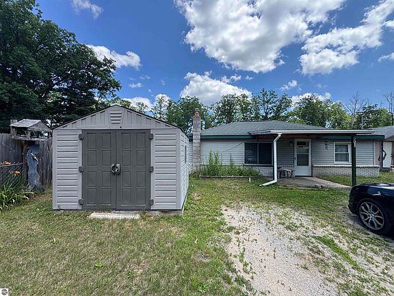 2nd image of 5017 Elizabeth St