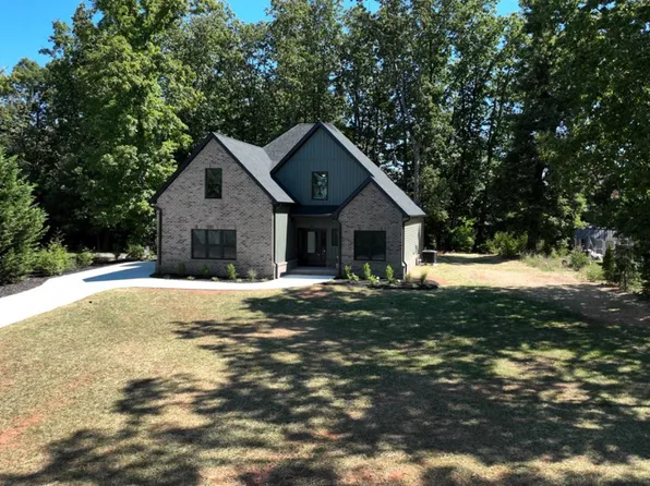 61 Barringer Dr, Rustburg, VA 24588