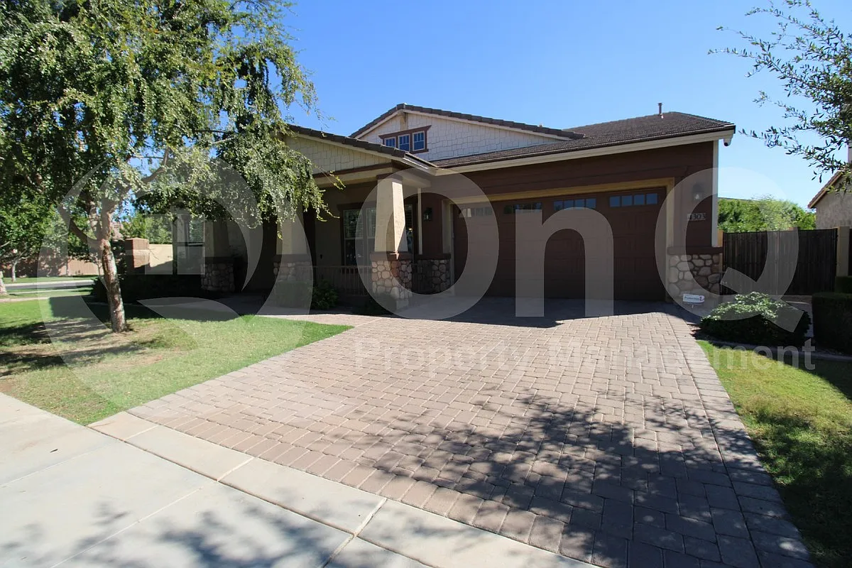 4 bed, 3.0 bath, 3258 sqft, $3,499 — Photo 2