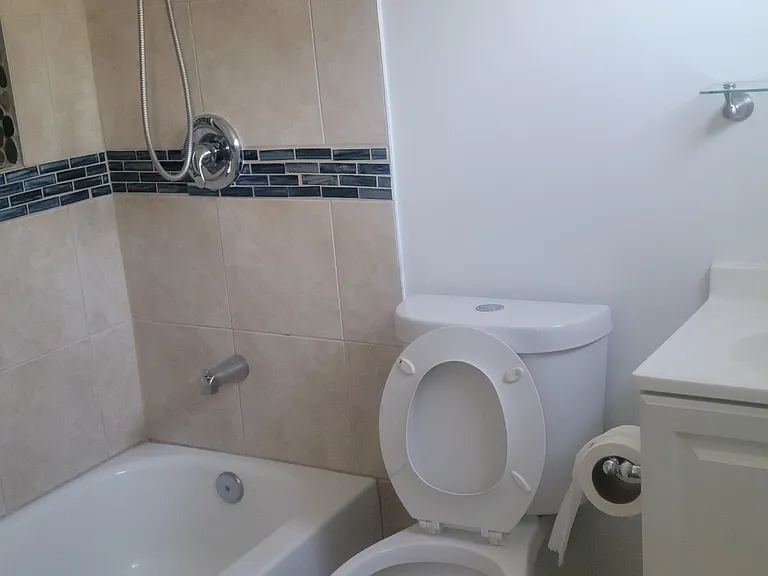 7820 Troost Ave #2 — Photo 9