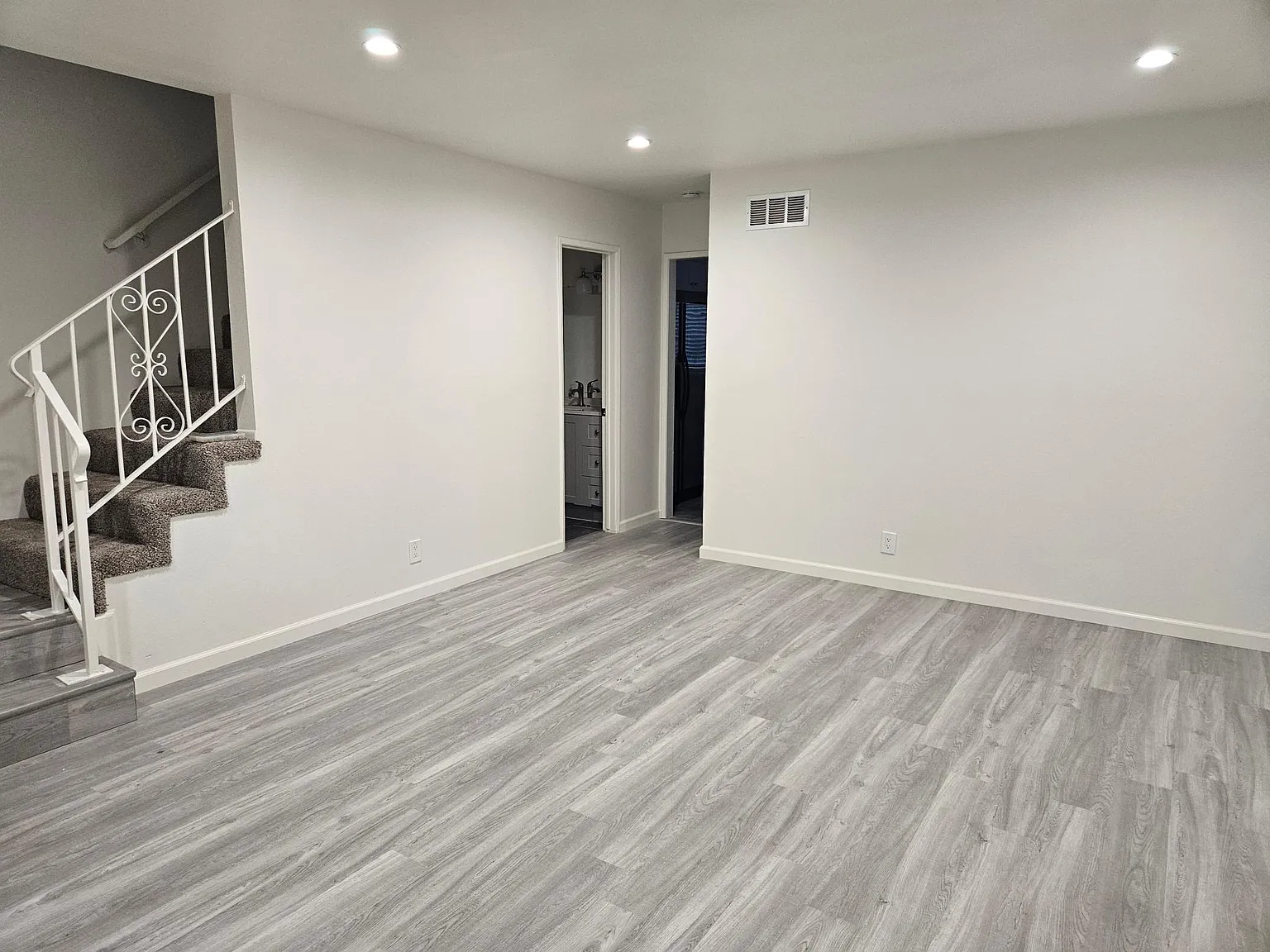 2 bed, 1.5 bath, 1000 sqft, $2,800 — Photo 2