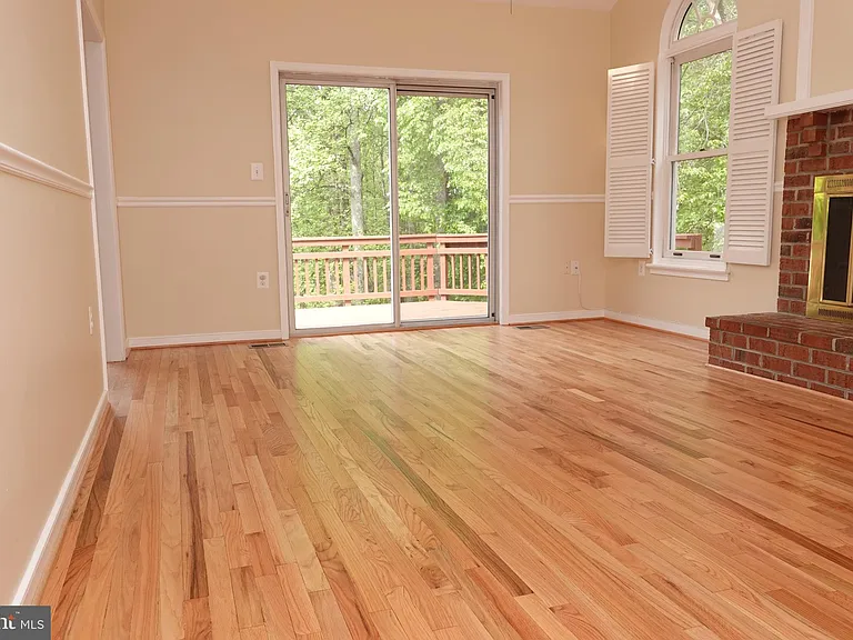 10295 Dunn Meadow Rd — Photo 11