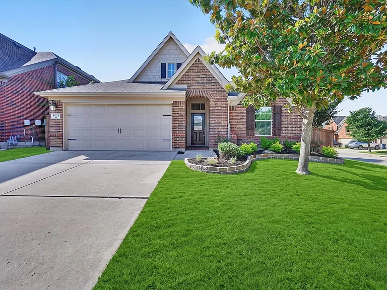 3628 Jockey Dr — Photo 2