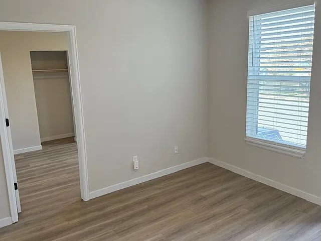 525 W 8th St #5 — Photo 12