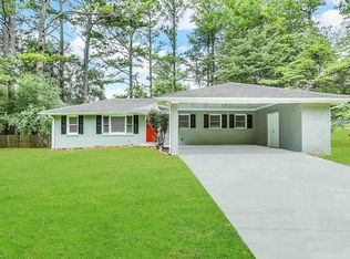 5819 Darry Cir, Norcross, GA 30093