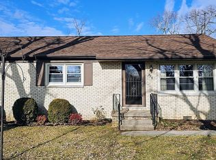 226 Mohawk Dr, Paducah, KY 42001