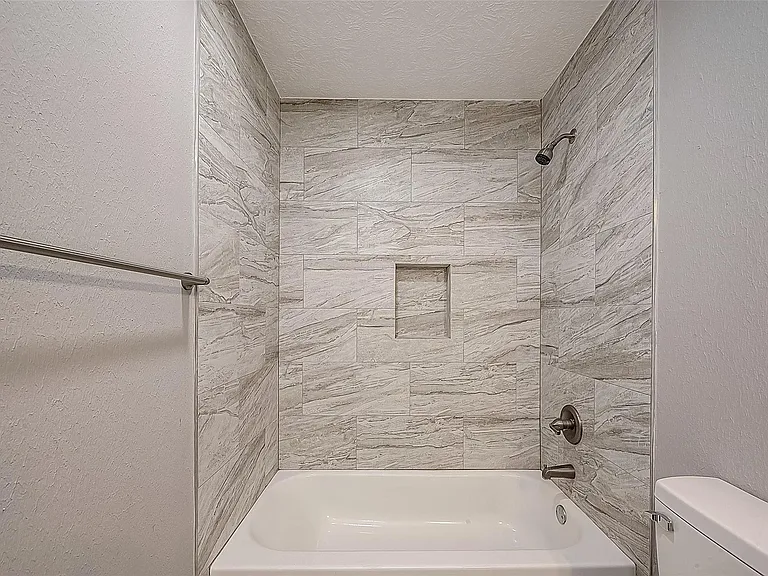 1623 Cherry Ridge Dr — Photo 16