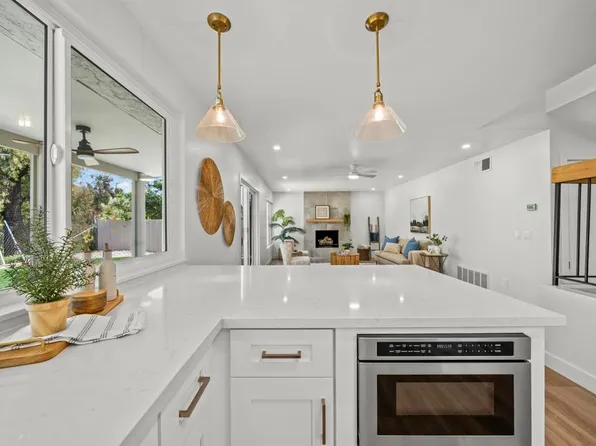 223 Cottingham Ct, Oceanside, CA 92054