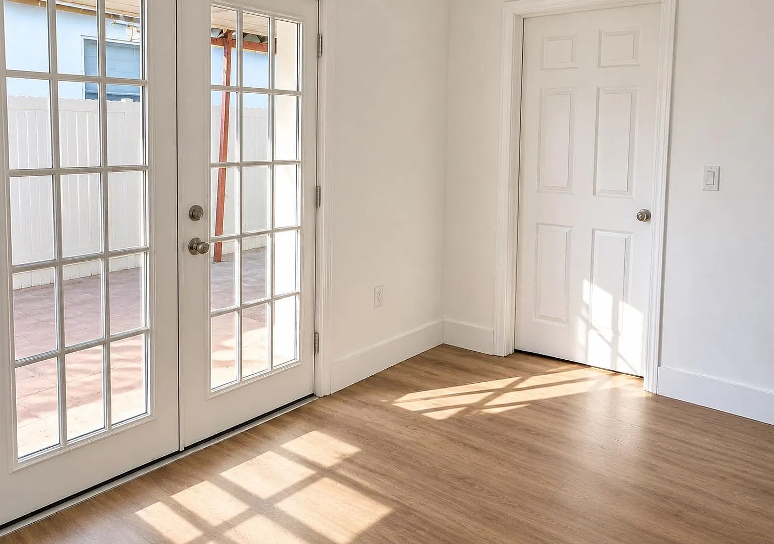 Charming 2Bedroom Home + Private 1Bedroom Attached Suite & Exceptional Parking OpaLocka, FL — Photo 4