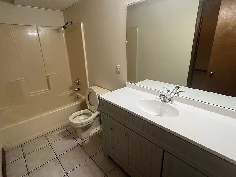404 Hunter Ridge Ln — Photo 10