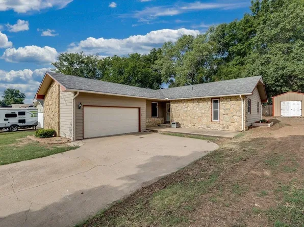 1003 Highland Dr, Arkansas City, KS 67005