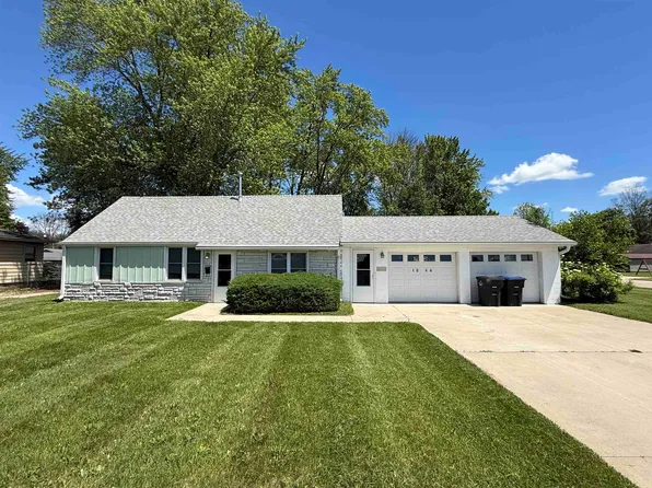 1046 S Evergreen St, Shawano, WI 54166