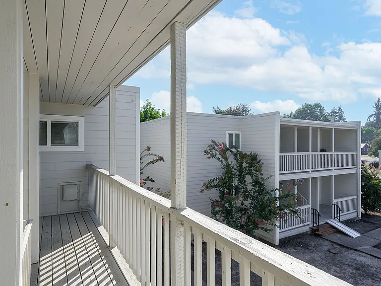 287-Whitman Street — Photo 18