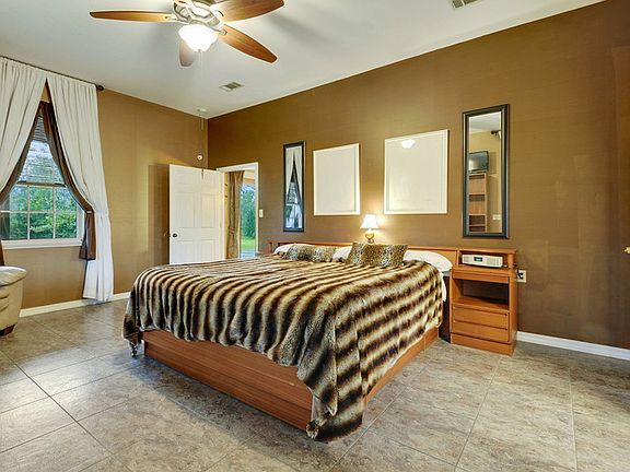5th image of 158 Saint Angelo Ln