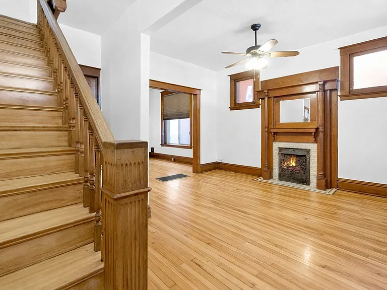 302 S Lincoln St — Photo 6