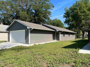 308 E Main St, Augusta, KS 67010