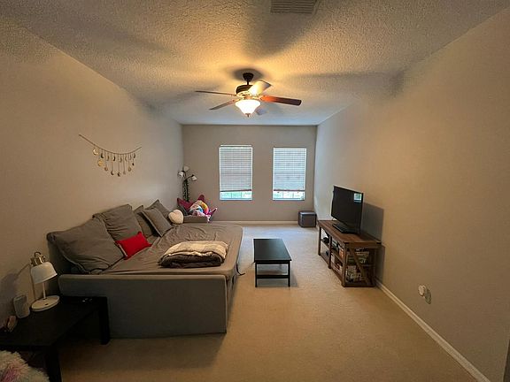 4th image of 9054 Edenshire Cir
