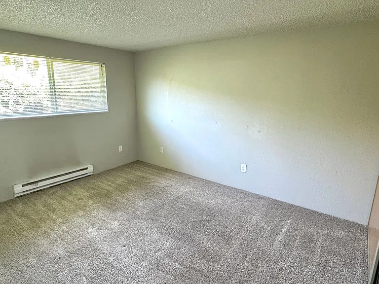 527-545 SE 78th Ave — Photo 10