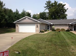 5610 E Timberlake Dr, Decatur, IL 62521