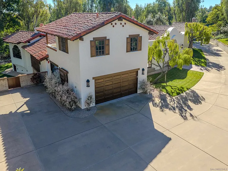 5443 Calzada Del Bosque — Photo 27
