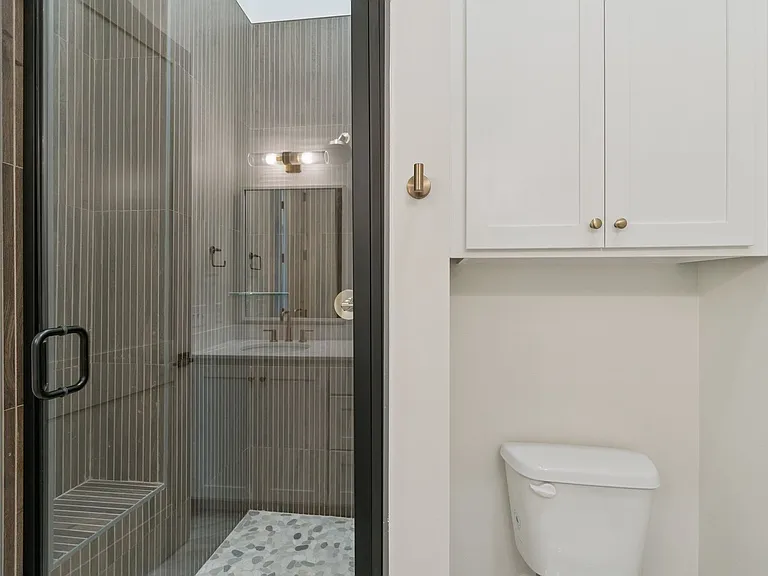 18835 Selah Way — Photo 24