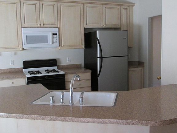 4th image of 25123 Cascade Dr