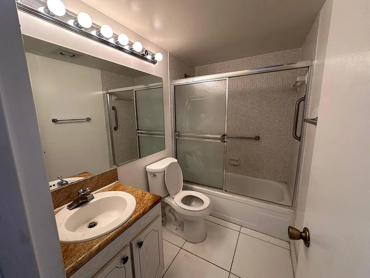 Building Photo - 119 Dorset Dr #119