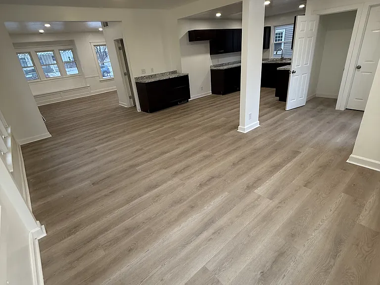 1425 Camp Ave — Photo 17