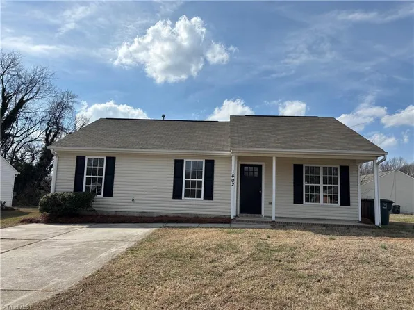 1402 Ardmore Dr, Greensboro, NC 27401