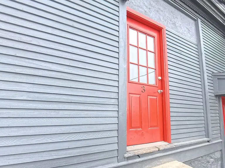 511 W State St — Photo 11