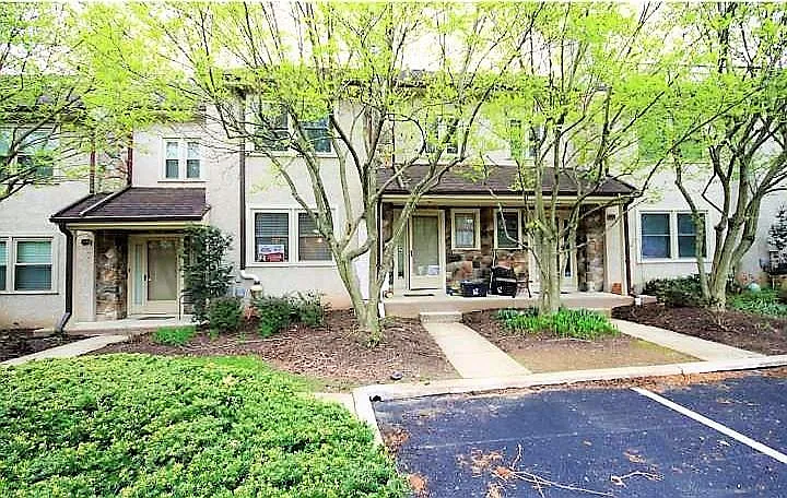 3 bed, 2.5 bath, 2939 sqft, $2,900 — Photo 2