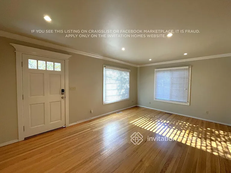 218 Summit Ave — Photo 2