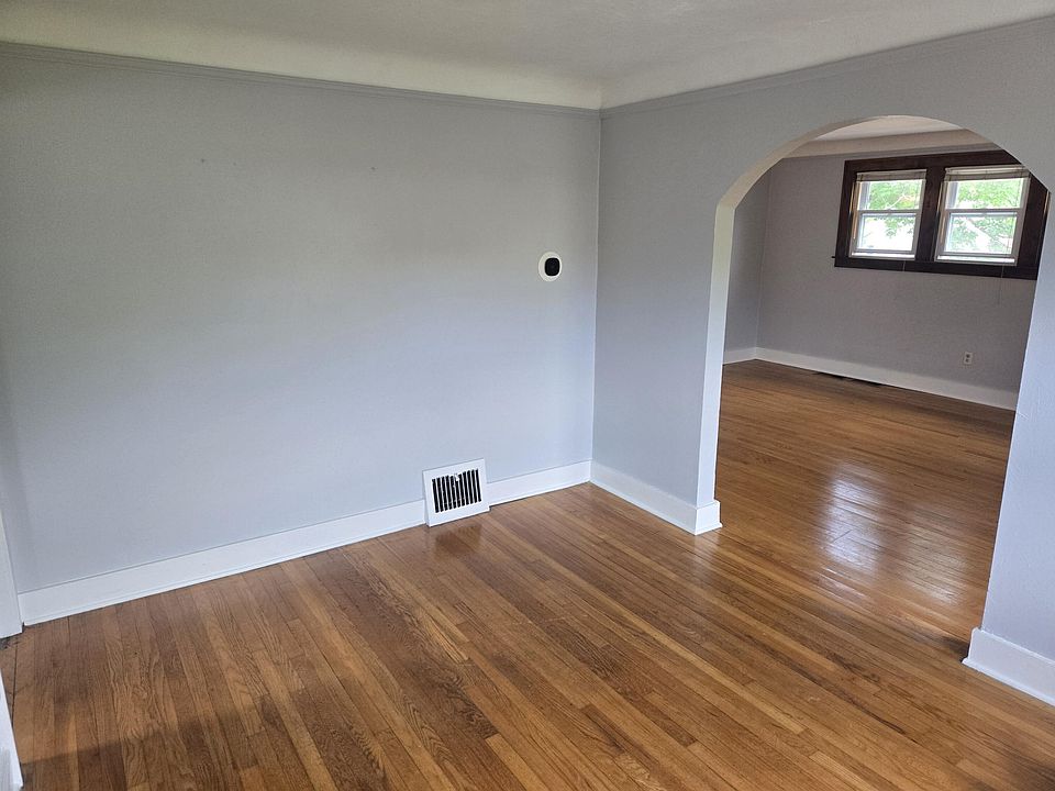 928 Maplegrove Ave, photo 19
