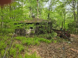 20 Wishing Well Rd, Columbia, NJ 07832
