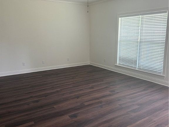 4th image of 61 Ennis Road