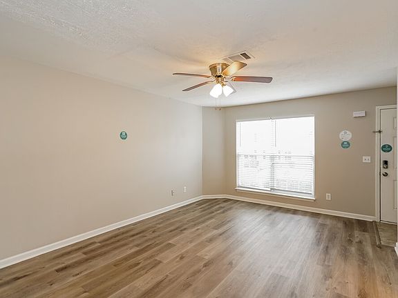 5th image of 8022 Logan Dr