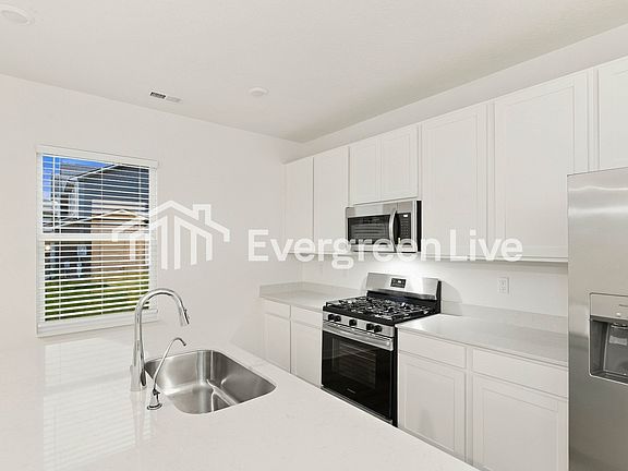 4th image of 241 Riley Rae Way
