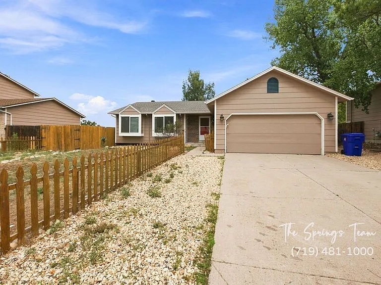 3060 Maverick Dr — Photo 1