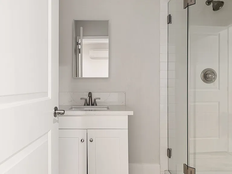 1707 Kelton Ave — Photo 28