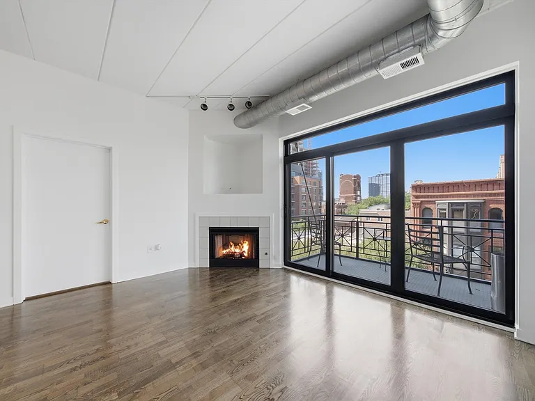 1155 W Madison St #507 — Photo 17