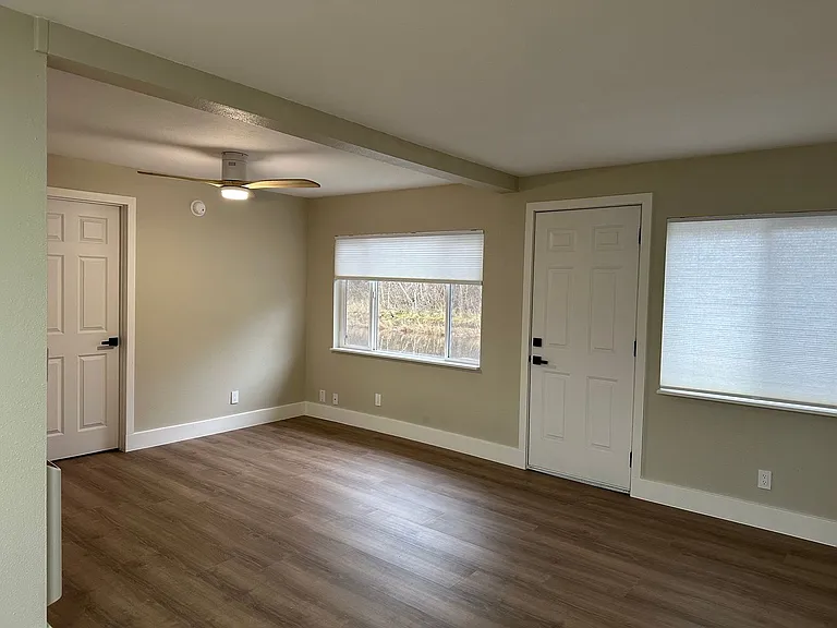 7368 Birch Bay Dr — Photo 4