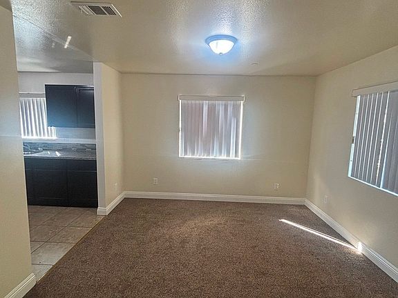 3rd image of 754 E 88th Pl