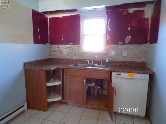 4th image of 1058 Springwood Dr